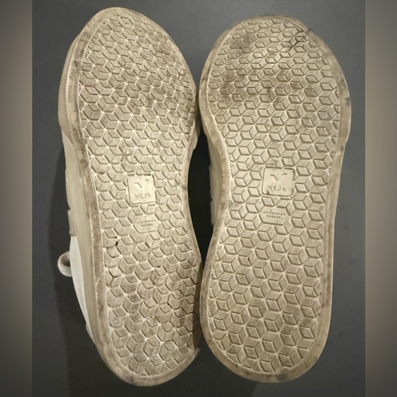 Veja Campo Leather Sneakers Size 39/ US 8 in White Natural Suede - Picture 10 of 11